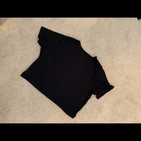 Short Shirt 👯‍♂️ 💪🏻 - Picture 4 of 4